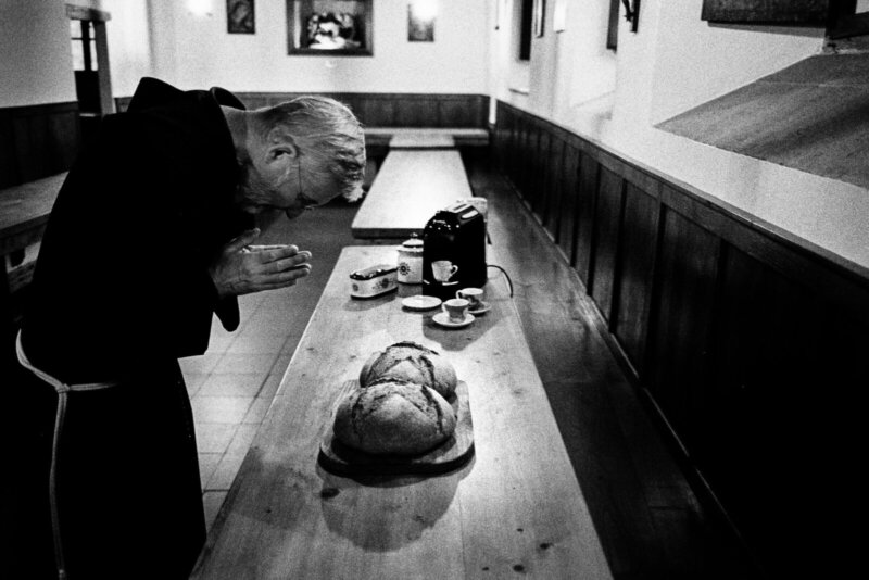 Джон Пеппер. «Живя, живи»